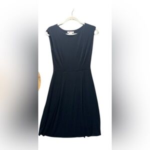 Boden cap sleeved black classic simple lightweight summer dress size 4